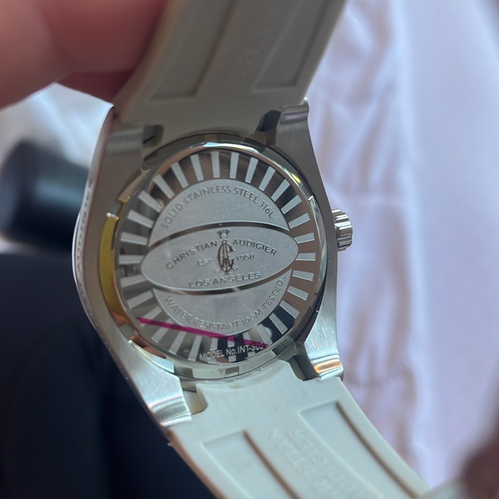 Watch - Picture 5 of 5